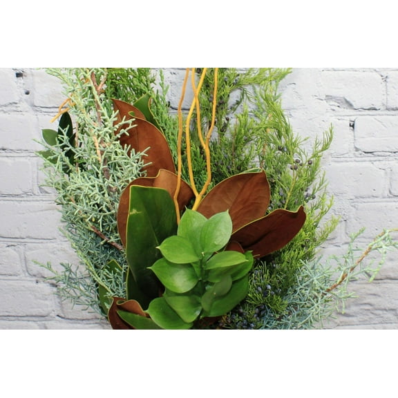 Real Touch Flowers - Fresh & Natural Christmas Green Bouquet - 1 Bunch