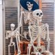 thumbnail image 3 of Esqueleto humano realista para decoración de Halloween, modelo de huesos de Calavera, fiesta de Halloween, decoración del hogar, Casa Encantada, accesorios de terror, 40cm, 3 of 4
