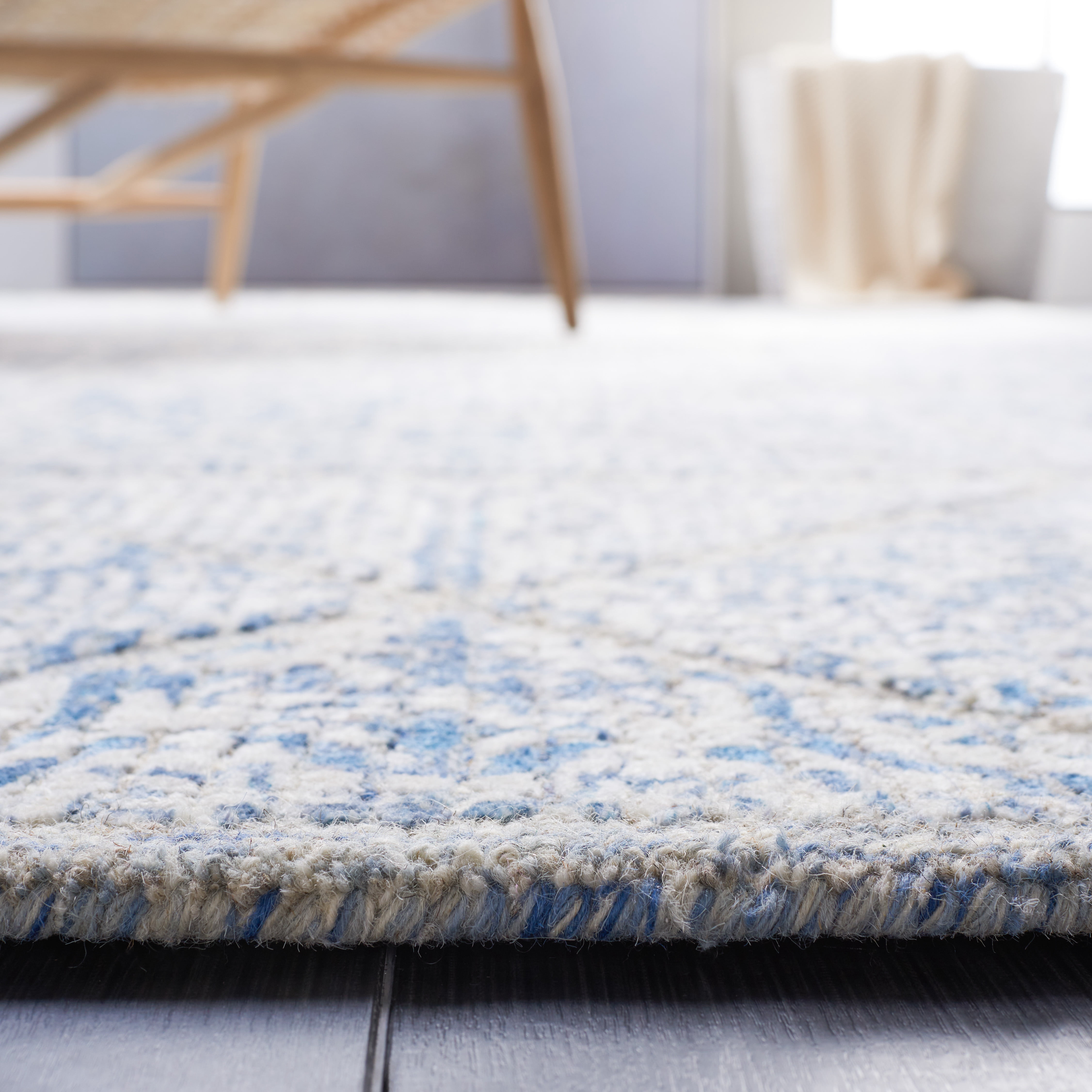 SAFAVIEH Artistry Bedelia Ogee Area Rug, Blue/Natural, 7' x 7' Round