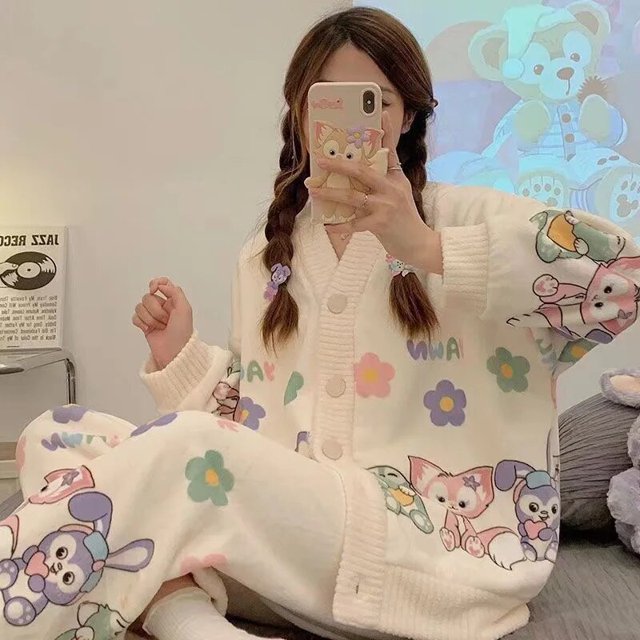 Pijamas de franela de dibujos animados para mujer, ropa de dormir de terciopelo Coral grueso, cárdigan Kuromi, ropa de casa, gran oferta, Invierno LIUWENJING unisex