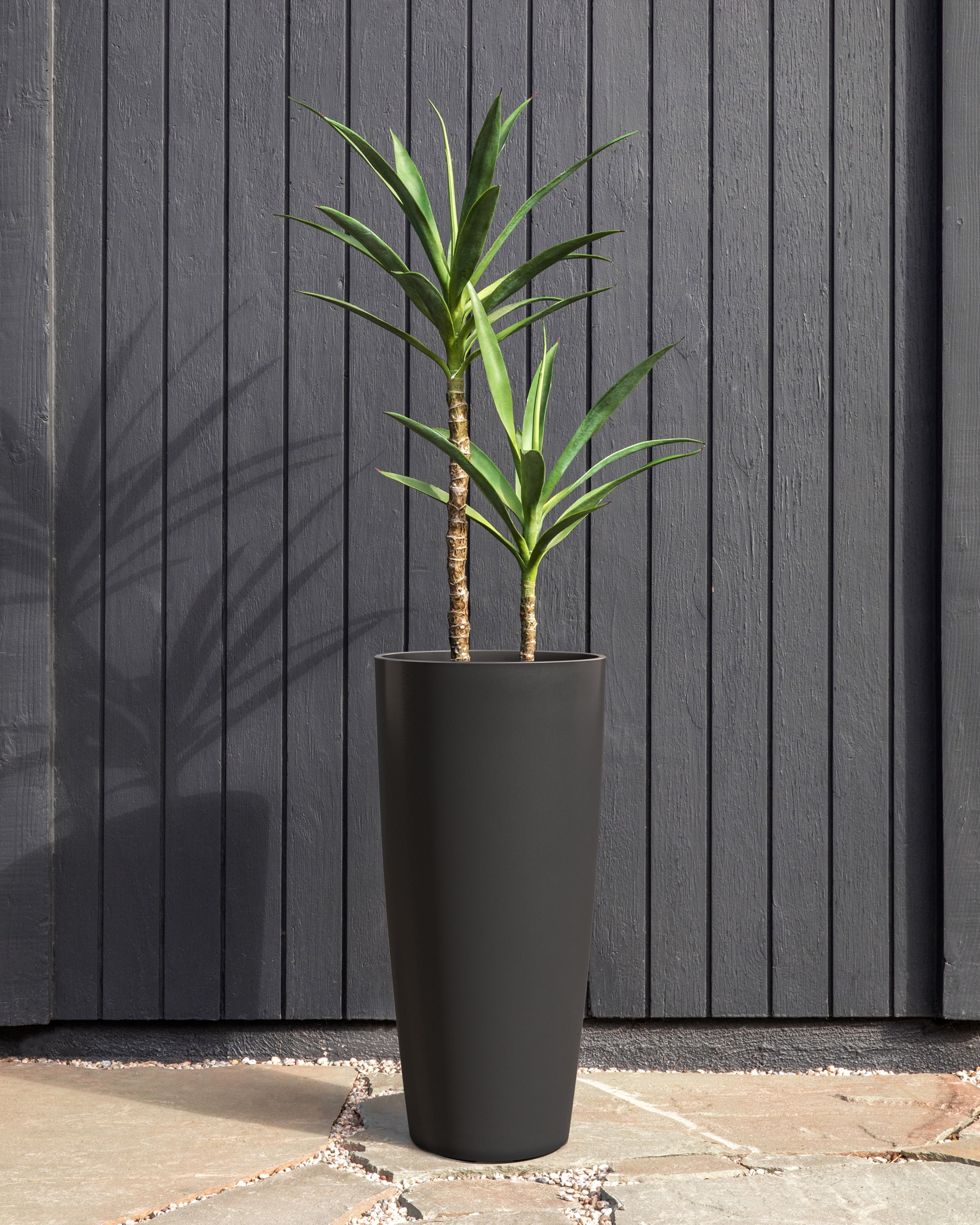 Veradek Mason Series Selena 28" Plastic-Stone Planter - Black