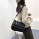 thumbnail image 5 of Bolso de hombro con rayas acolchadas retro para mujer, bandolera de color sólido (negro) Tmvgtek Para estrenar, 5 of 9