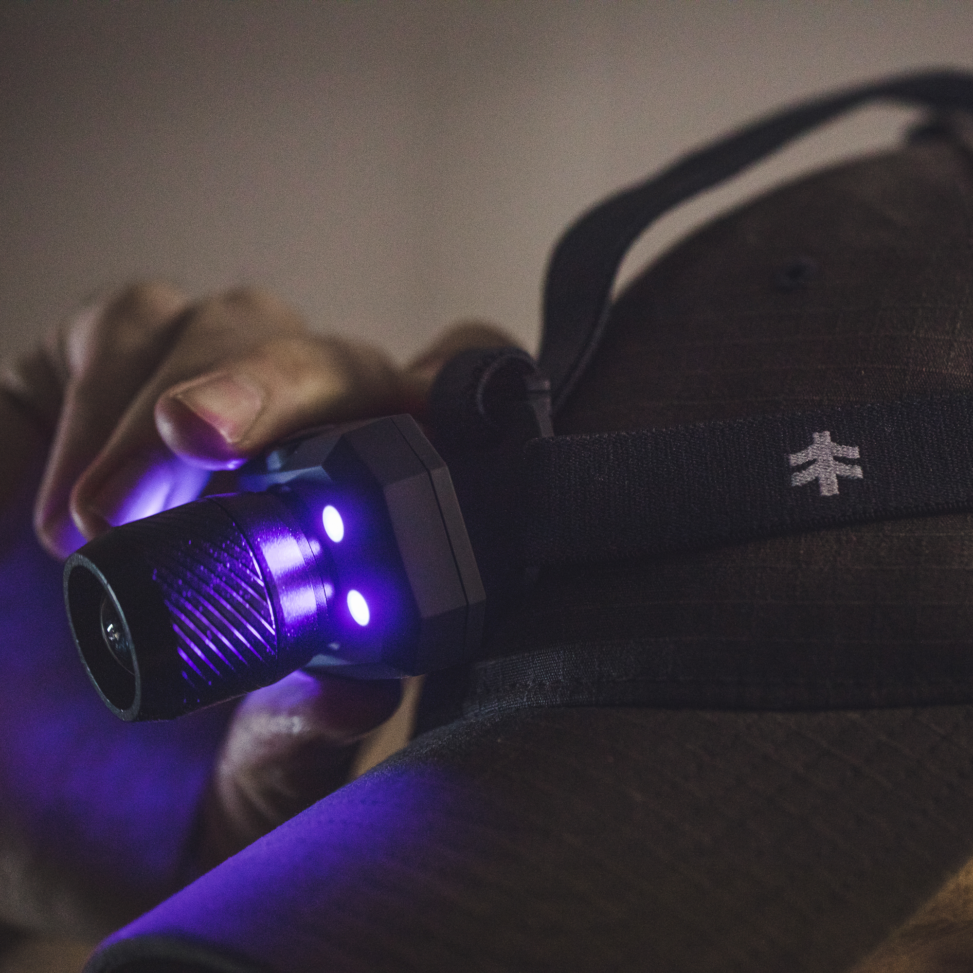 Swiss Tech Rechargeable Headlamp, 500 Lumens UV Tracker photo 4