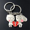 thumbnail image 2 of LLavero de corazón de muñeca de dibujos animados de Metal para hombres y mujeres, carta de amor romántica, llavero de pareja, regalos del Día de San Valentín, lindo, 2 piezas, 2 of 3