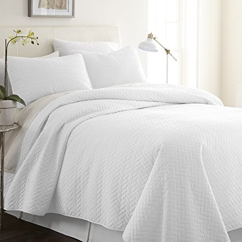 Simply Soft Quilted Coverlet Set Herring Patterned , King/California King, White