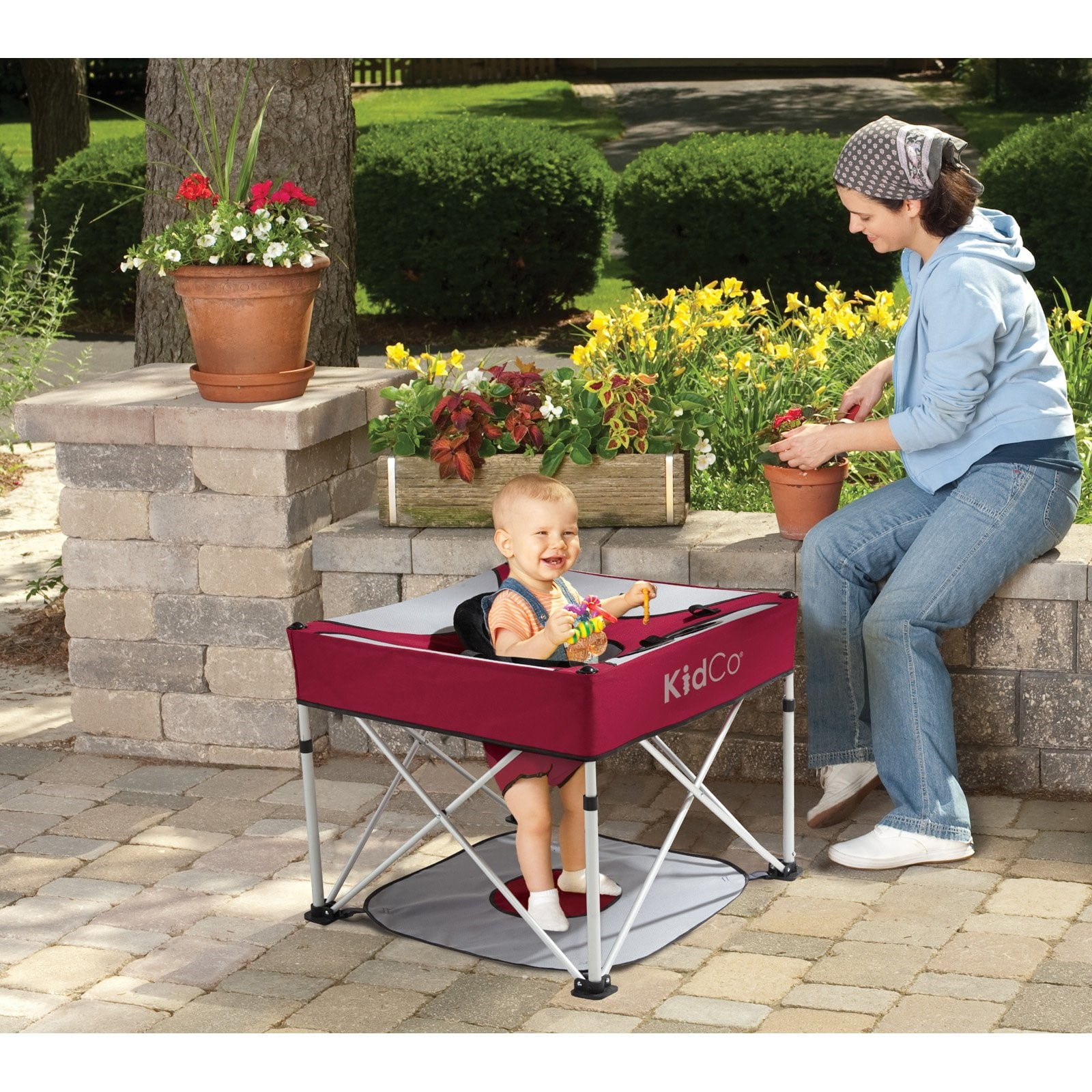 Kidco GoPod Plus Portable Folding Activity Seat in Cranberry P7100 NEW