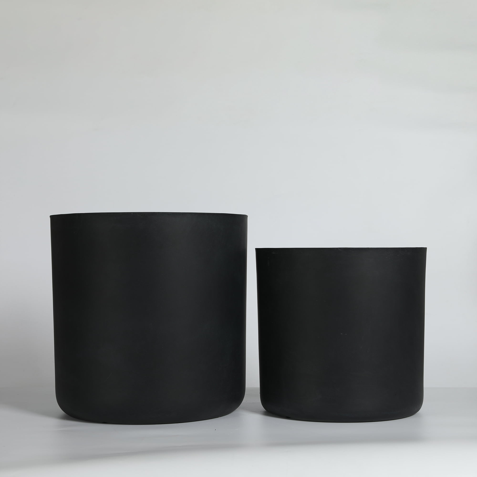 Concrete Planter, 2 Pack Round Flower Pot with Drainage Hole for Garden Balcony Patio Yard, Black