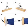 thumbnail image 4 of Juego de 10 Clips de Madera para Colgar Pantalones y Faldas, Ganchos Cromados Antideslizantes y Giratorios 360°, Color Madera Rojo Verde, 4 of 5