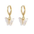 thumbnail image 1 of Pendientes de mariposa para mujer, pequeños pendientes colgantes de mariposa blanca dorada, ligeros y delicados, diseño elegante para adolescentes, 1 of 5