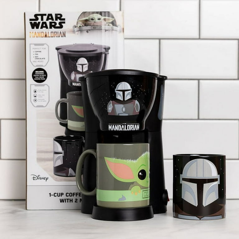 Uncanny Brands Star Wars The Mandalorian & Baby Yoda Coffee Maker