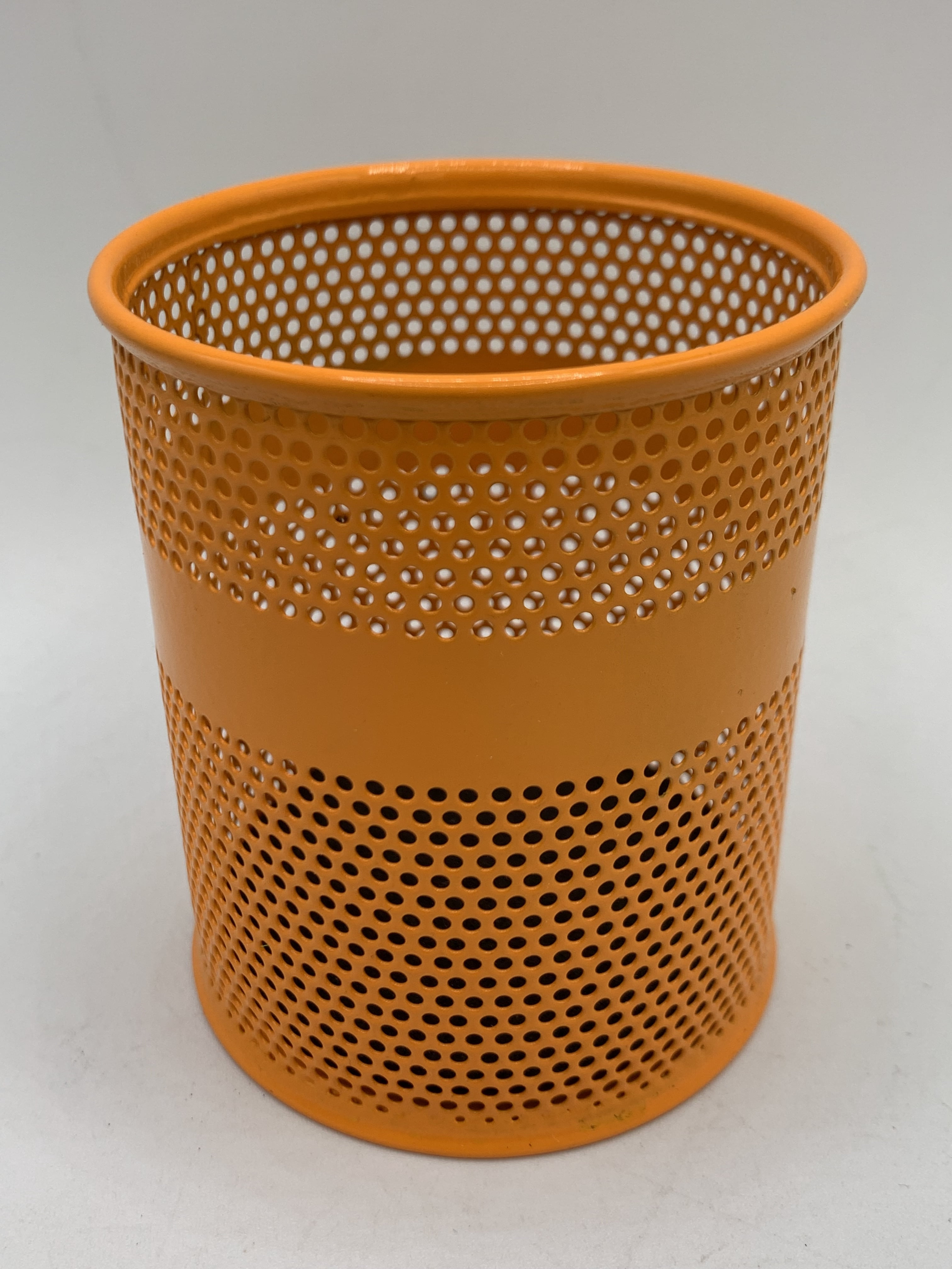 12 Count Mesh Metal Pencil/Pen/Crayon/Marker Holder Anti-slip Base with Cushion Bottom 4-Color
