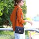 thumbnail image 2 of Bolso bandolera de un solo hombro, estampado para mamá, para mujeres de mediana edad y mayores, bolso informal, pequeño, cuadrado., 2 of 7