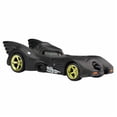 thumbnail image 4 of Hot Wheels Batimóvil Premium Fundido a Presión en Escala 1:64, Auto de Juguete Coleccionable de Entretenimiento Retro, 4 of 5