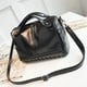 thumbnail image 3 of Bolso bandolera de moda con remaches, bolso de hombro creativo para mujer (negro), 3 of 5