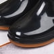 thumbnail image 4 of Botas de lluvia para mujer, antideslizantes, cortas, con punta redonda, de PVC y acolchado negro, talla 39, 4 of 5