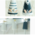 thumbnail image 3 of Miniaturas Estatuas de toda la familia Diseño de estilo marino Estatuilla de madera Artes decorativas Hogar Oficina Coche Adorno Regalo para amigos Novia 4 piezas Sentado, 3 of 5