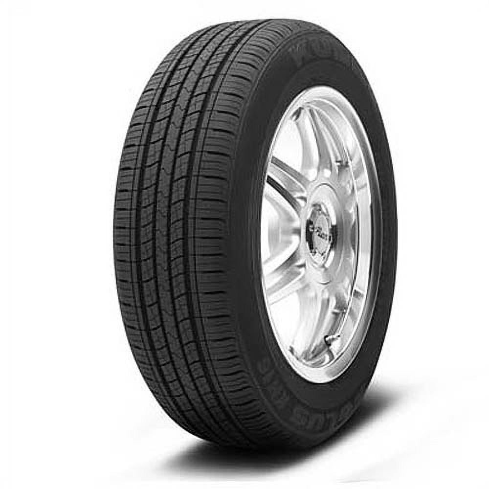Kumho Solus KH16 Tire 235/60R17