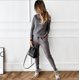 thumbnail image 1 of Conjunto de suéter y pantalones casuales de moda de color sólido con cuello alto para mujer, 1 of 6