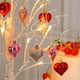 thumbnail image 4 of Árbol De San Valentín Iluminado De 60cm Con 18 Adornos De Corazón Y 50 Luces Led Blancas Cálidas Funciona Con Usb Y Pilas Rama Flexible Decoración Romántica De Mesa Blanco (1 Unidad) Rkxzt, 4 of 8