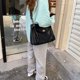 thumbnail image 3 of Bolso de hombro negro clásico para mujer, versátil, estilo retro, cruzado, cuadrado, 2024, nuevo, de gran capacidad, con solapa de cuero texturizado, 3 of 4