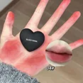 thumbnail image 1 of Lápiz labial negro y plateado con forma de corazón, arcilla mate de terciopelo, brillo de labios, tinte líquido para labios, pigmento en crema, cosméticos para labios sedosos de larga duración, 1 of 5