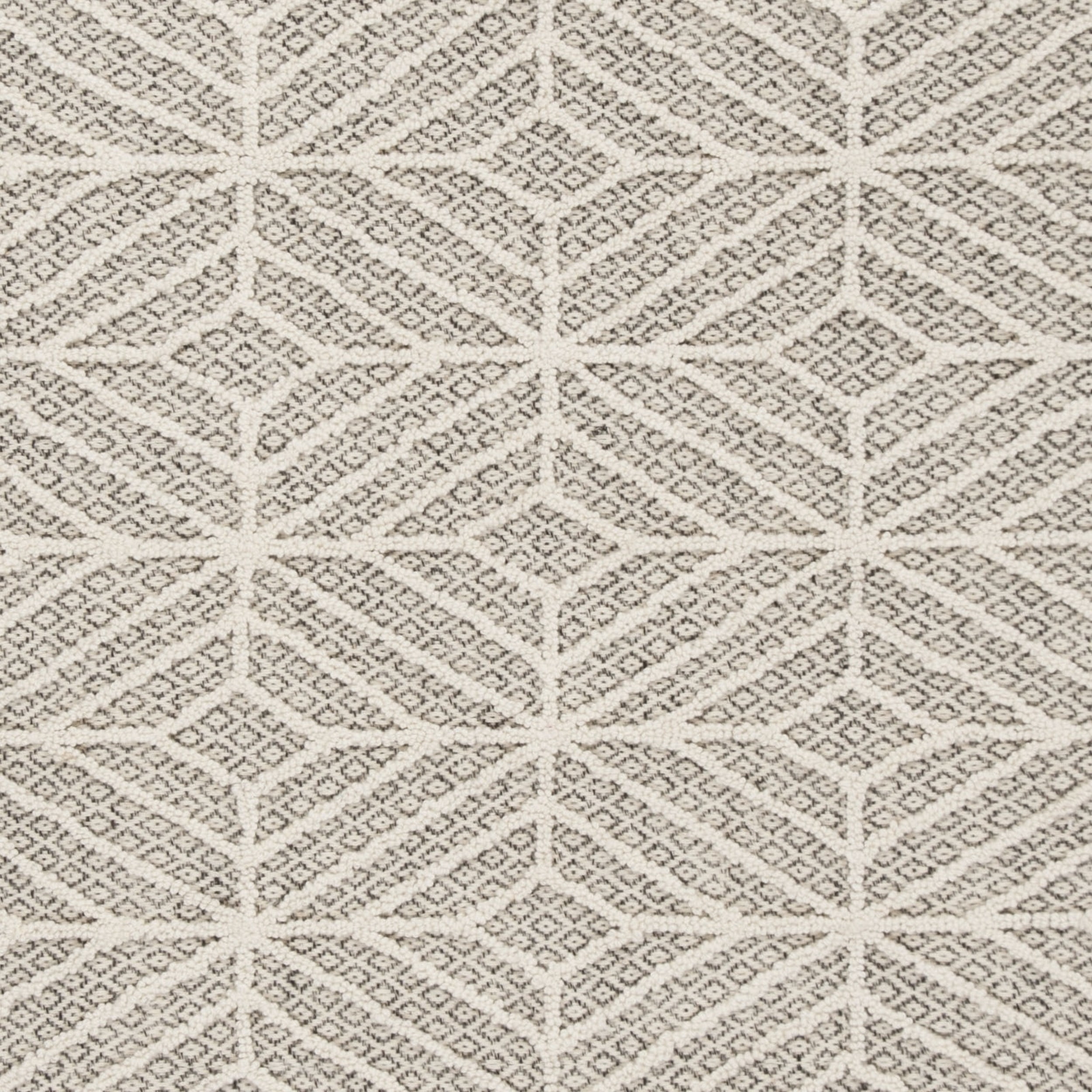 SAFAVIEH Trace Gervase Geometric Diamonds Wool Area Rug, Ivory/Black, 4' x 6'