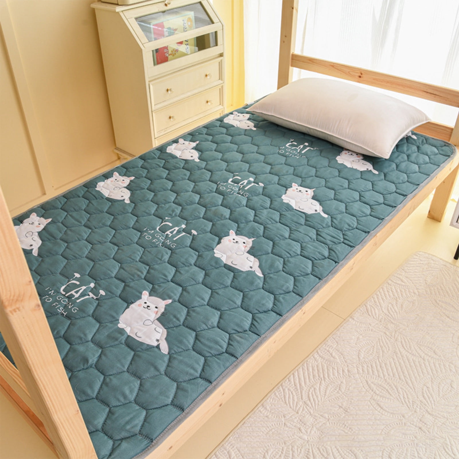 Double Sided Mattress Protector Waterproof Non Slip Fitted Bed Pad Washable Quilted Mattress Cover Breathable Dust Resistant Bed Protection Durable Bedding Pad for Home Dorm Apartment Hotel Use
