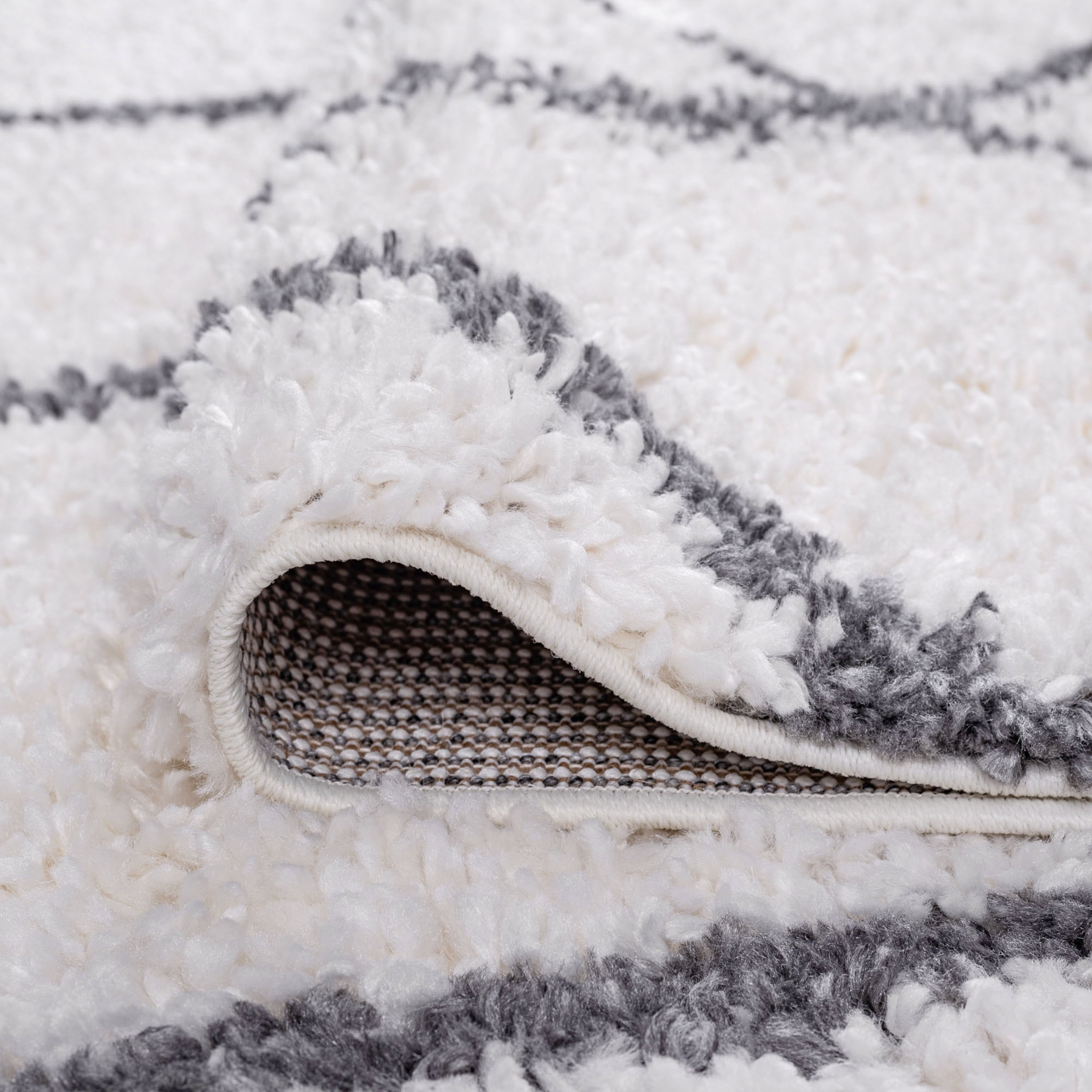 Bliss Rugs Transitional Geometric 5'3'' x 7'3'' White and Gray Polypropylene Indoor Area Rug, 5'3'' x 7'3''