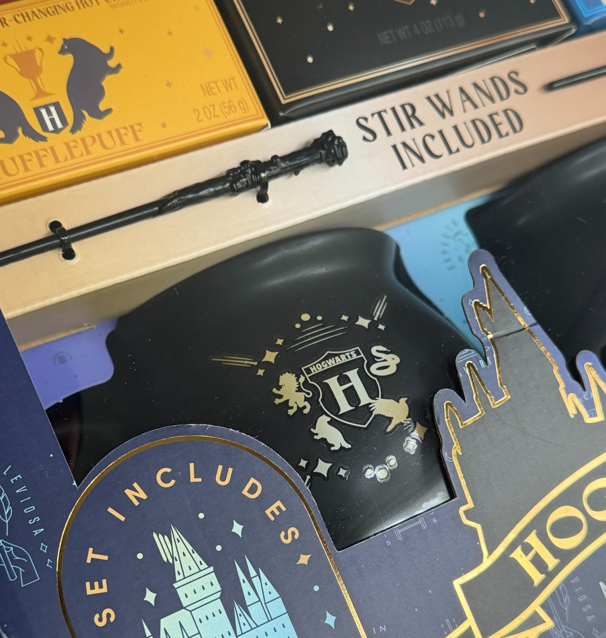 Harry Potter Color Changing Hot Cocoa Holiday Gift Set, 8 Colors with Mini Marshmallows - Hogwarts 2026