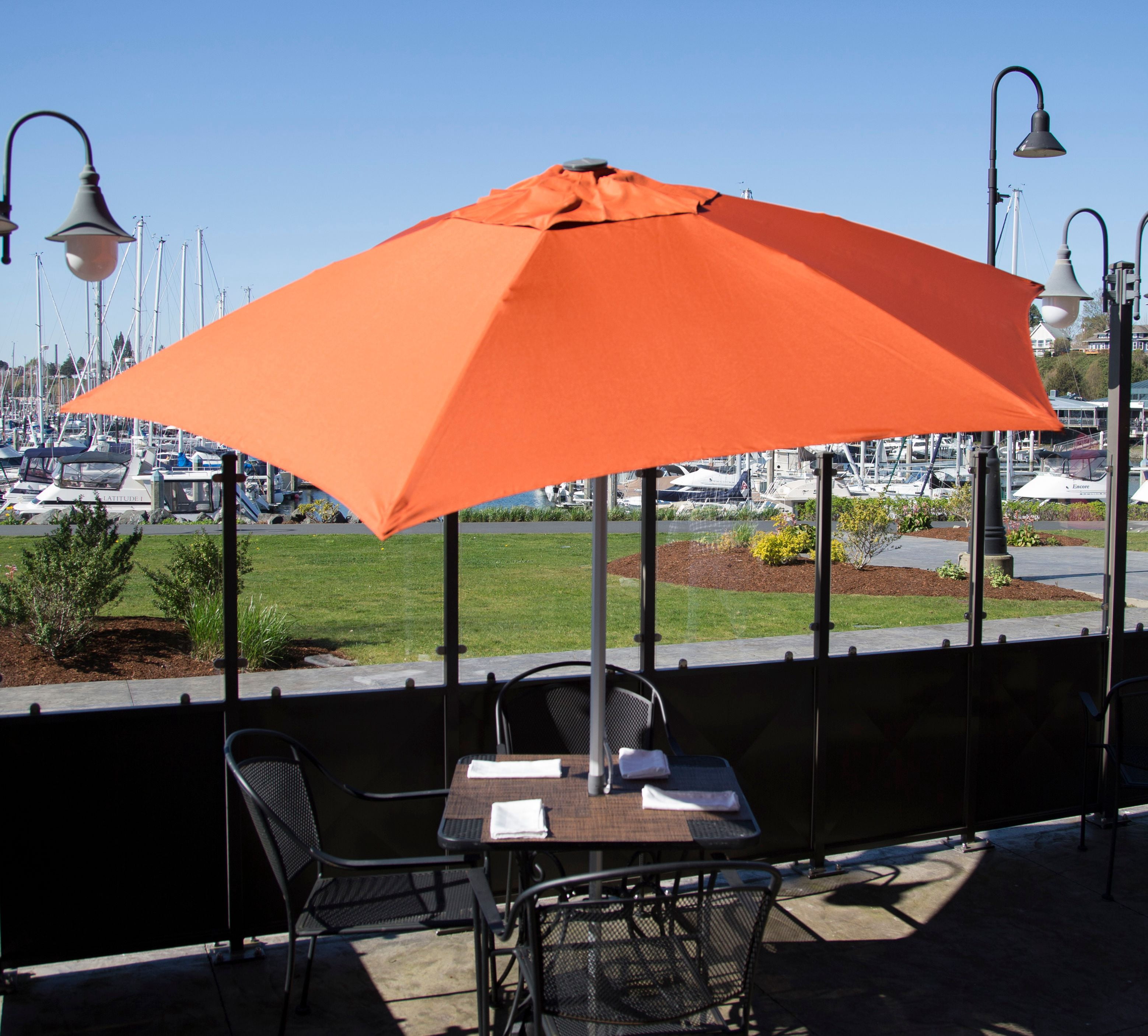 Heininger Holdings, LLC Push Up Aluminum Market 8.5-foot Patio Umbrella Adjustable Height