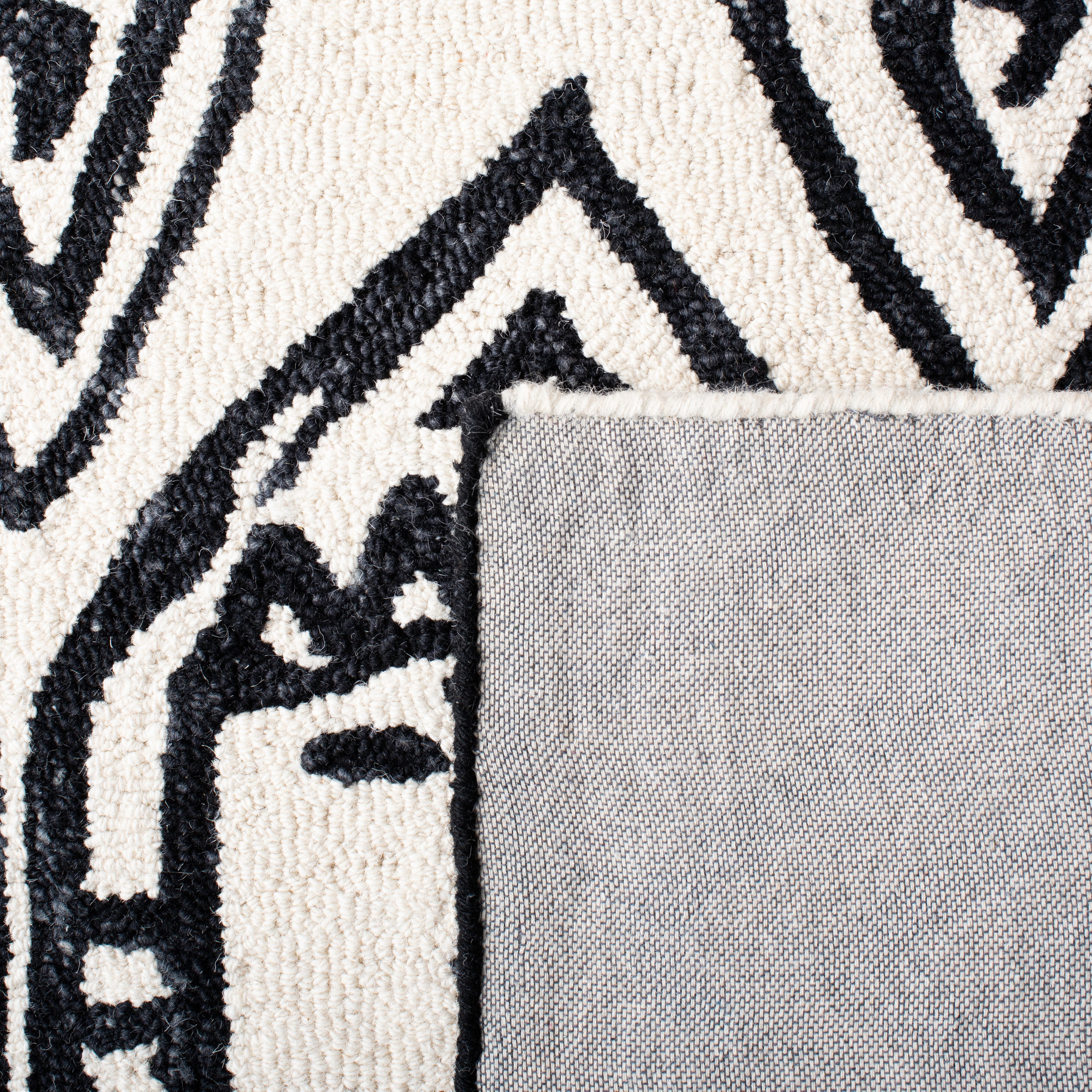 SAFAVIEH Metro Peronel Diamond Area Rug, Black/Ivory, 6' x 6' Square