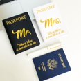 thumbnail image 4 of Bolsa de identificación de viaje para pareja en cuero de PU en blanco y negro, juego de etiquetas para equipaje con porta libreta de pasaportes para el Sr. y la Sra., 4 of 5
