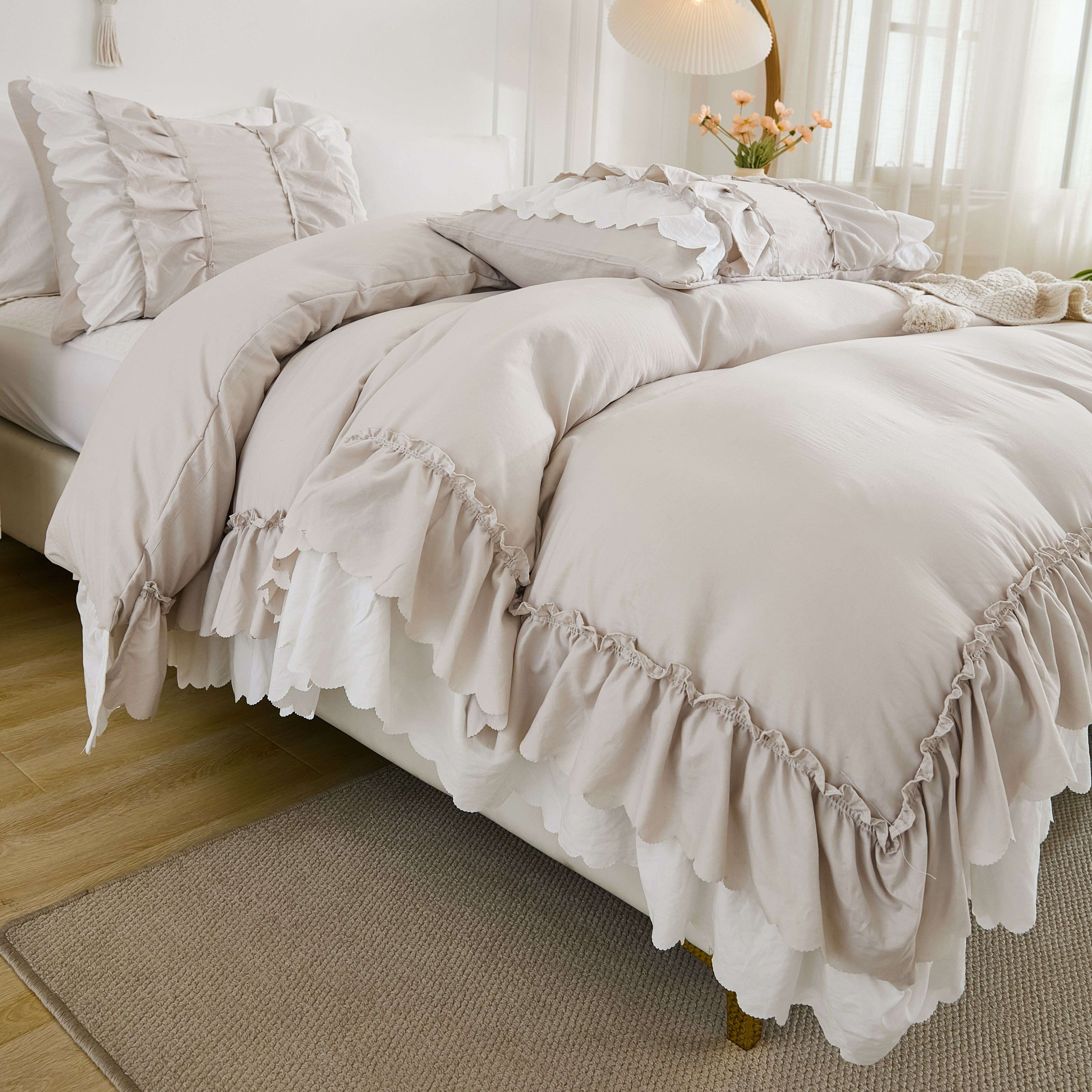 Ruffle Comforter Set Queen Size,Shabby Chic Boho Bedding Sets, Soft Fluffy Comforter Sets for All Season,Vintage Ruffled 3 Pcs Microfiber Lightweight Quilt Set for Home Decor