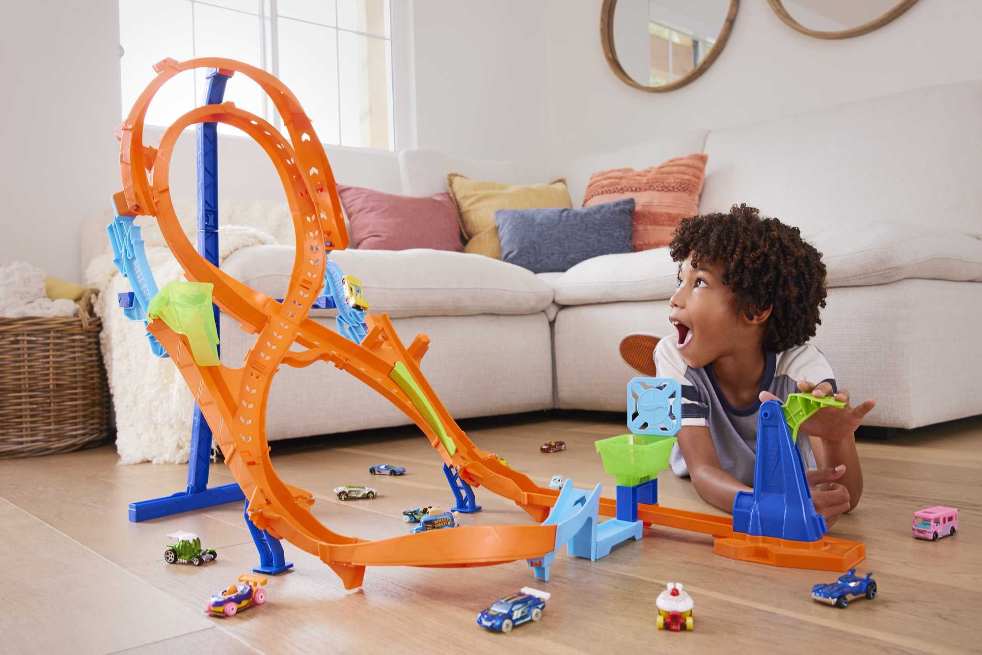 Hot Wheels Coffret piste Saut en 8 vertical