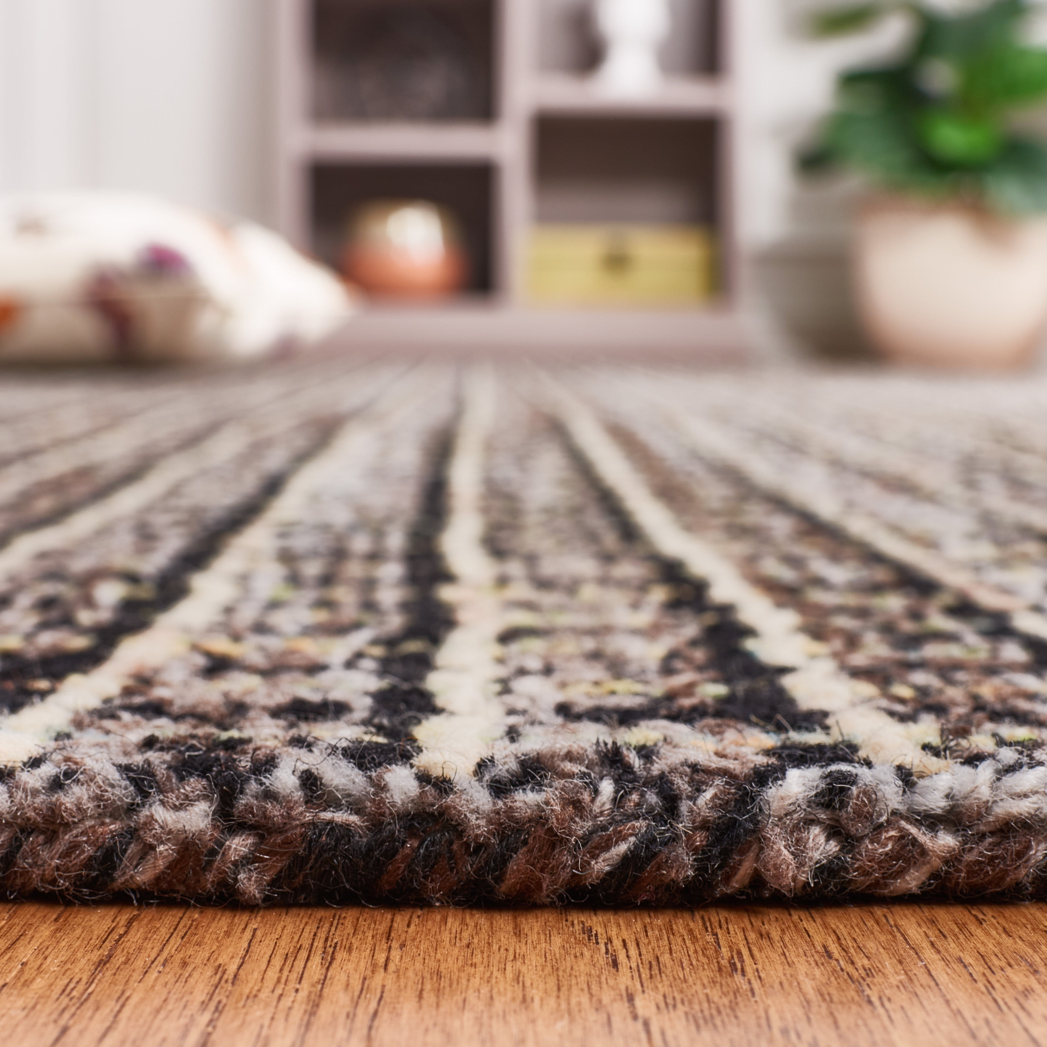 SAFAVIEH Abstract Cornelia Trellis Area Rug, Brown/Black, 4' x 6'