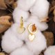 thumbnail image 4 of Pendientes ALEXCRAFT de plata de ley 925 chapados en oro de 14 quilates en forma de corazón, 4 of 7
