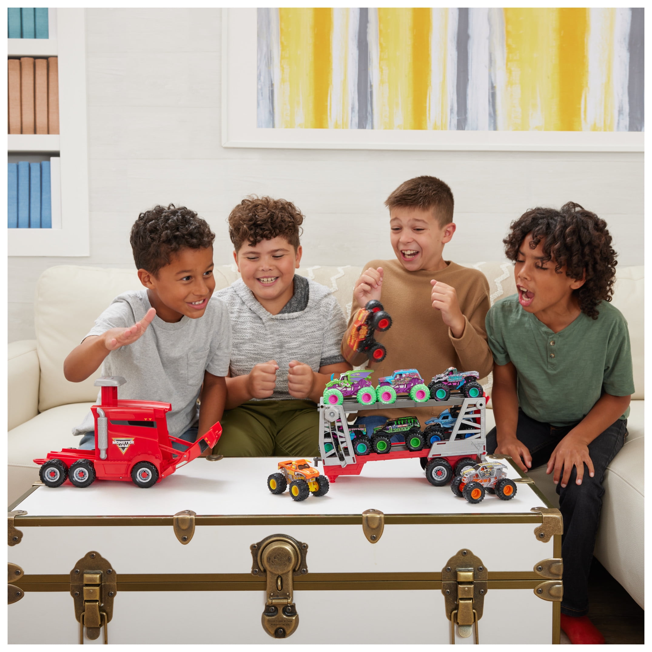Monster Jam, 2-in-1 Launch N’ Go Hauler Playset and Storage with Exclusive Monster Truck (New)