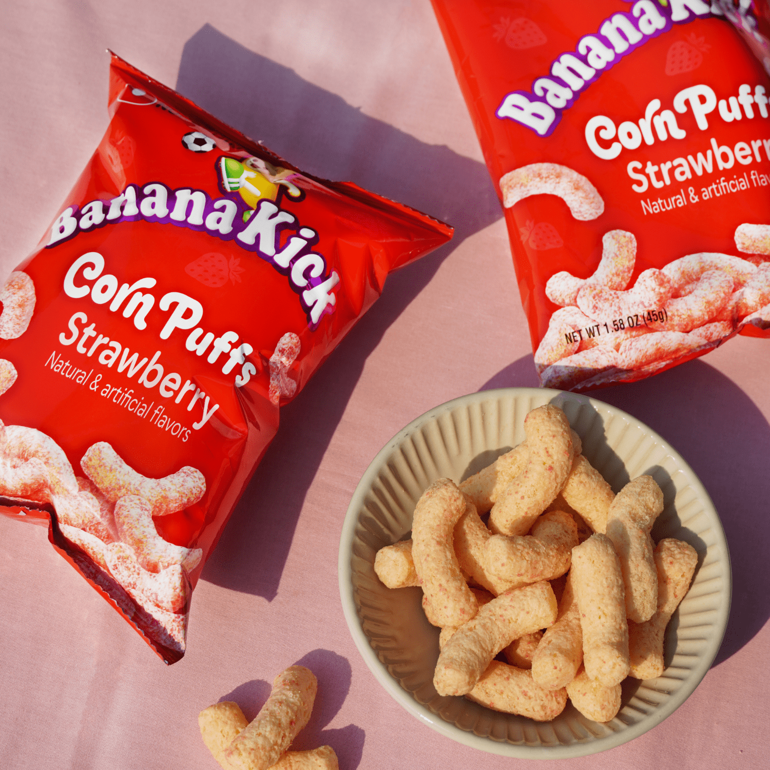 (8 pack) Nongshim Corn Puffs Strawberry Snack, 1.6 Ounces