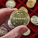 thumbnail image 5 of Artesanía Arte Monedas Colección Conmemorativa Rublo Ruso Doble Cara, 5 of 9