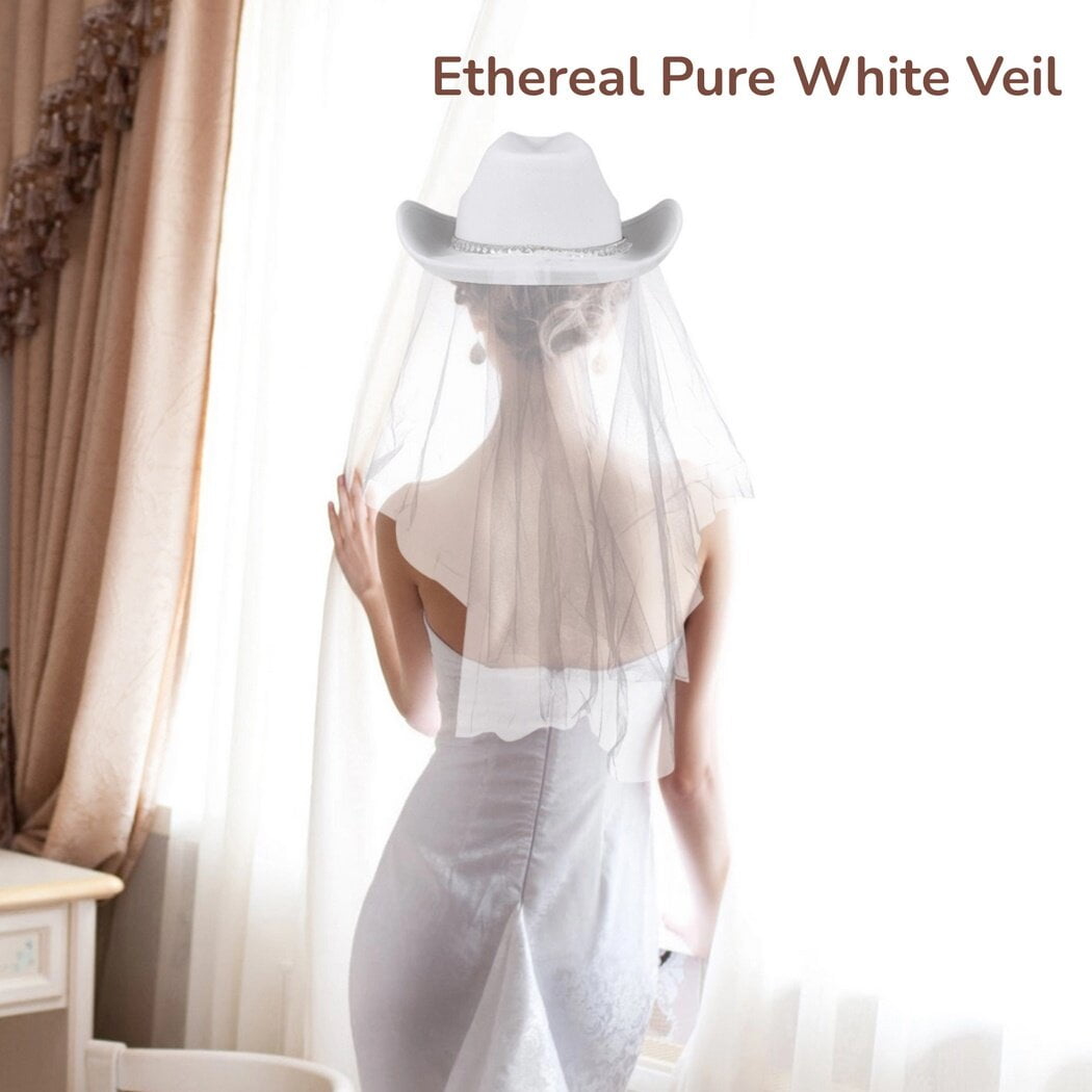 Chapeau De Cowboy En Paille Marron Vieilli Avec Un Beau Médaillon