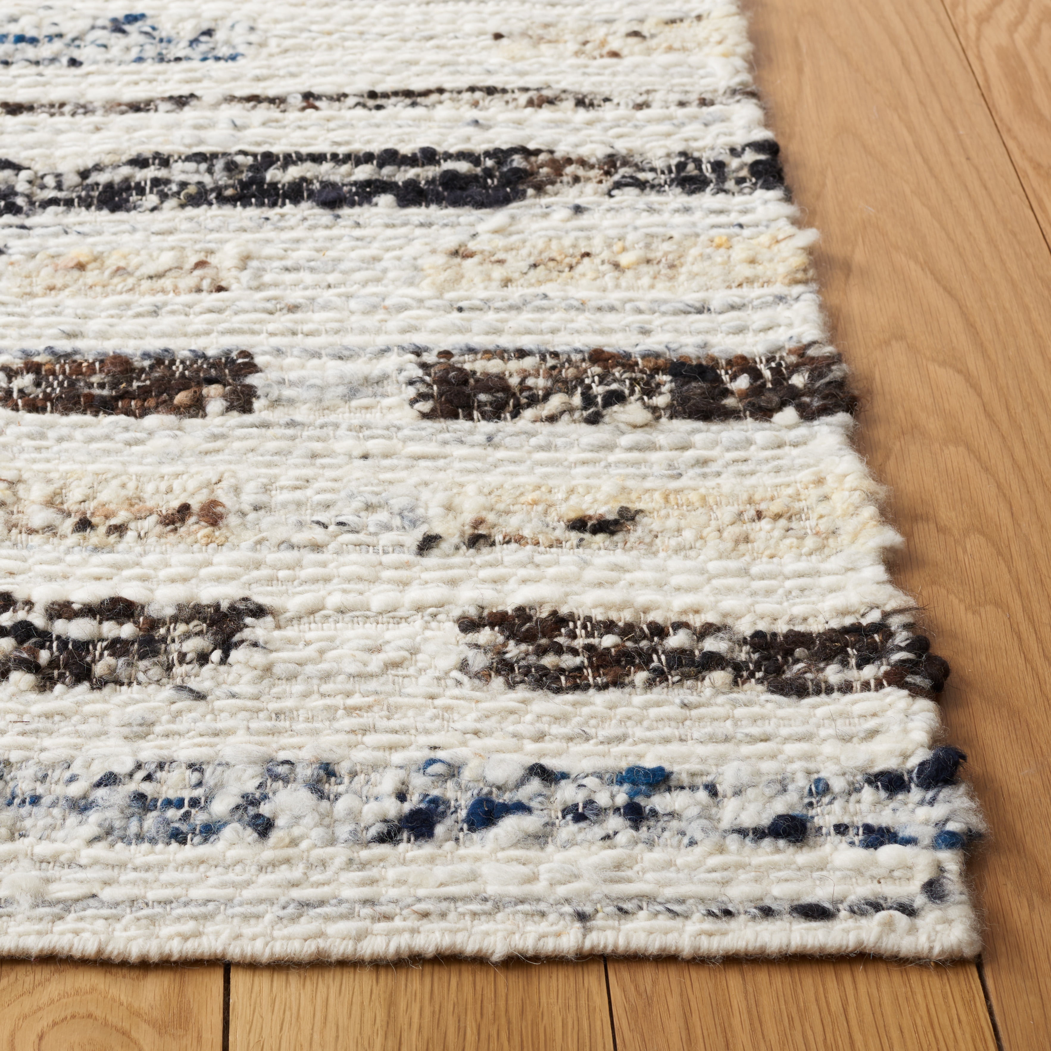 SAFAVIEH Manhattan Ronald Geometric Area Rug, Ivory/Dark Brown, 4' x 6'