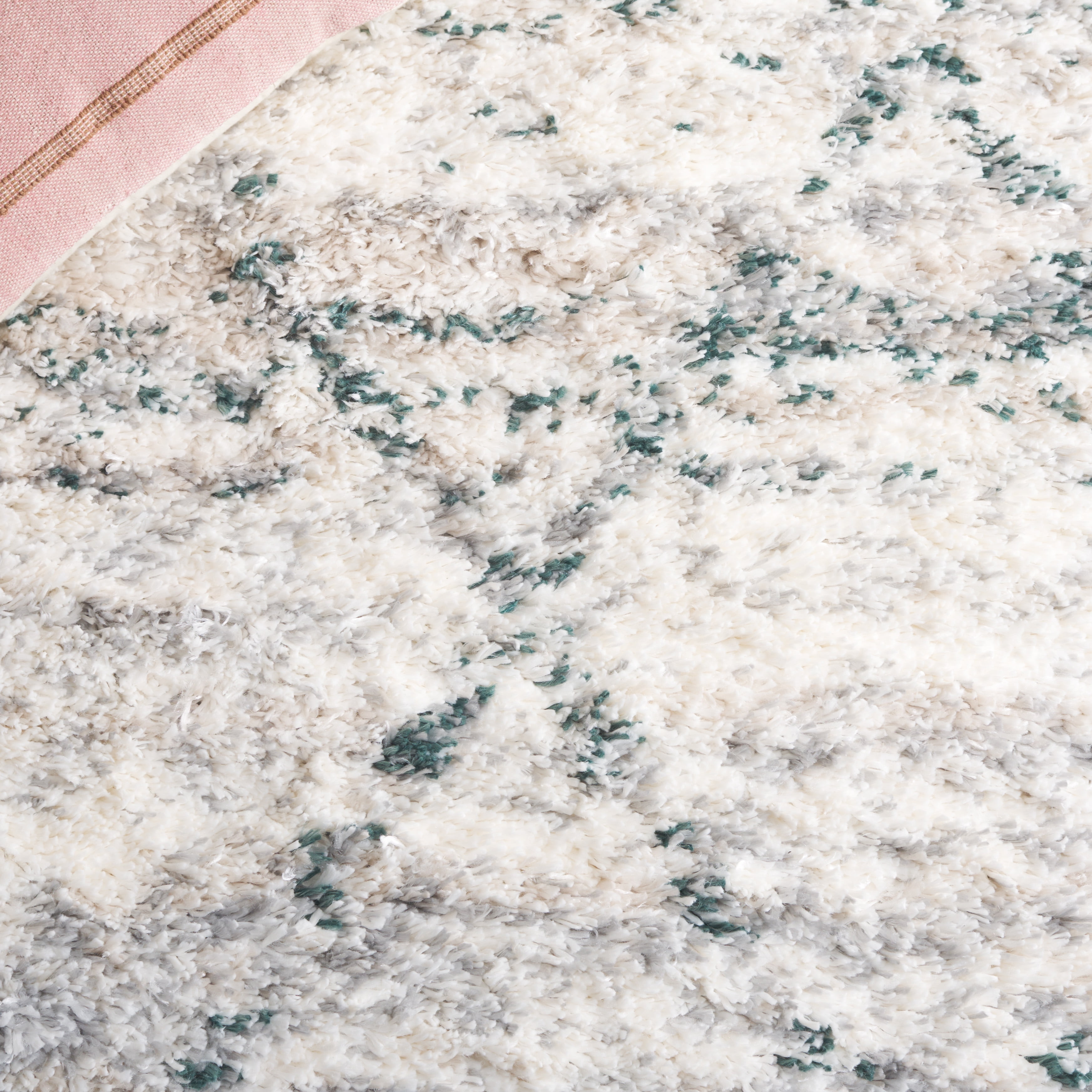 SAFAVIEH Fontana Darina Diamond Shag Runner Rug, Green/Ivory, 2'3" x 8'