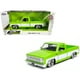 thumbnail image 1 of Camioneta Chevrolet Silverado C-10 1985 Jada 1/24 Diecast modelo verde brillante con lados blancos, 1 of 1