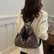 thumbnail image 5 of Bolso Comprador 1, 5 of 7