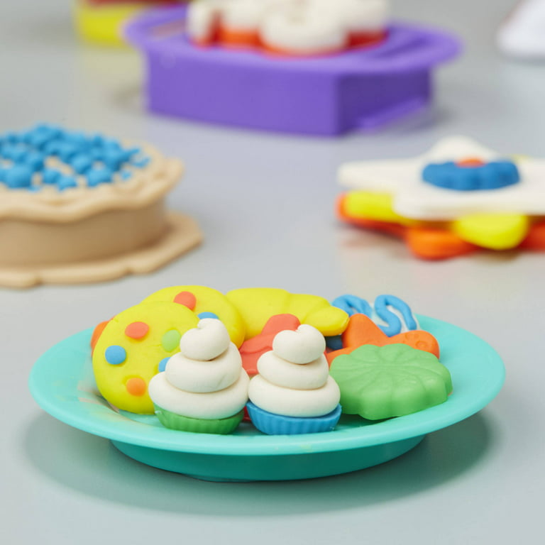 Play-Doh Kitchen Creations Bakery Creations Play Food Set