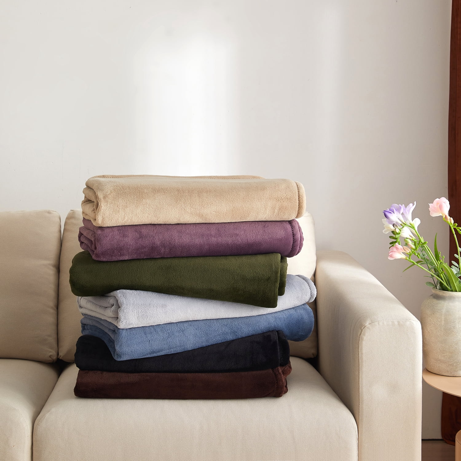 Mainstays Plush Throw Blanket, Blue, 50 x 72 in