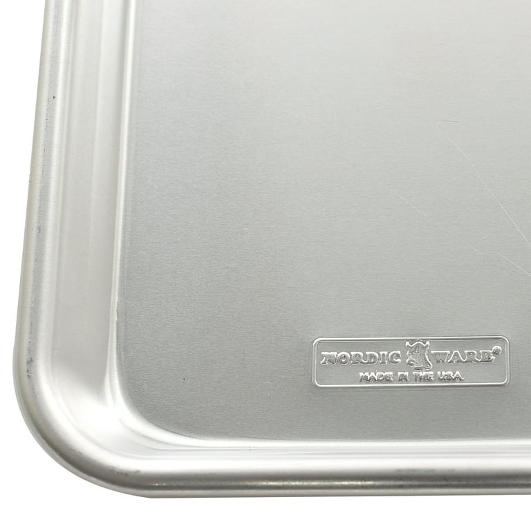 Nordic Ware Stampo Mini Muffin Argento: Eleganza in Cucina 16 Fori