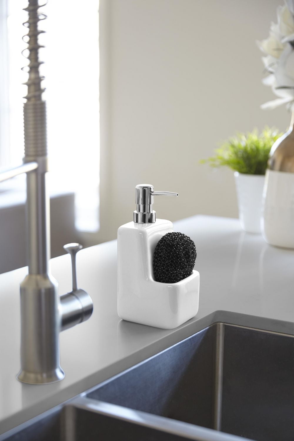 MAINSTAYS CERAMIC SOAP PUMP WHITE