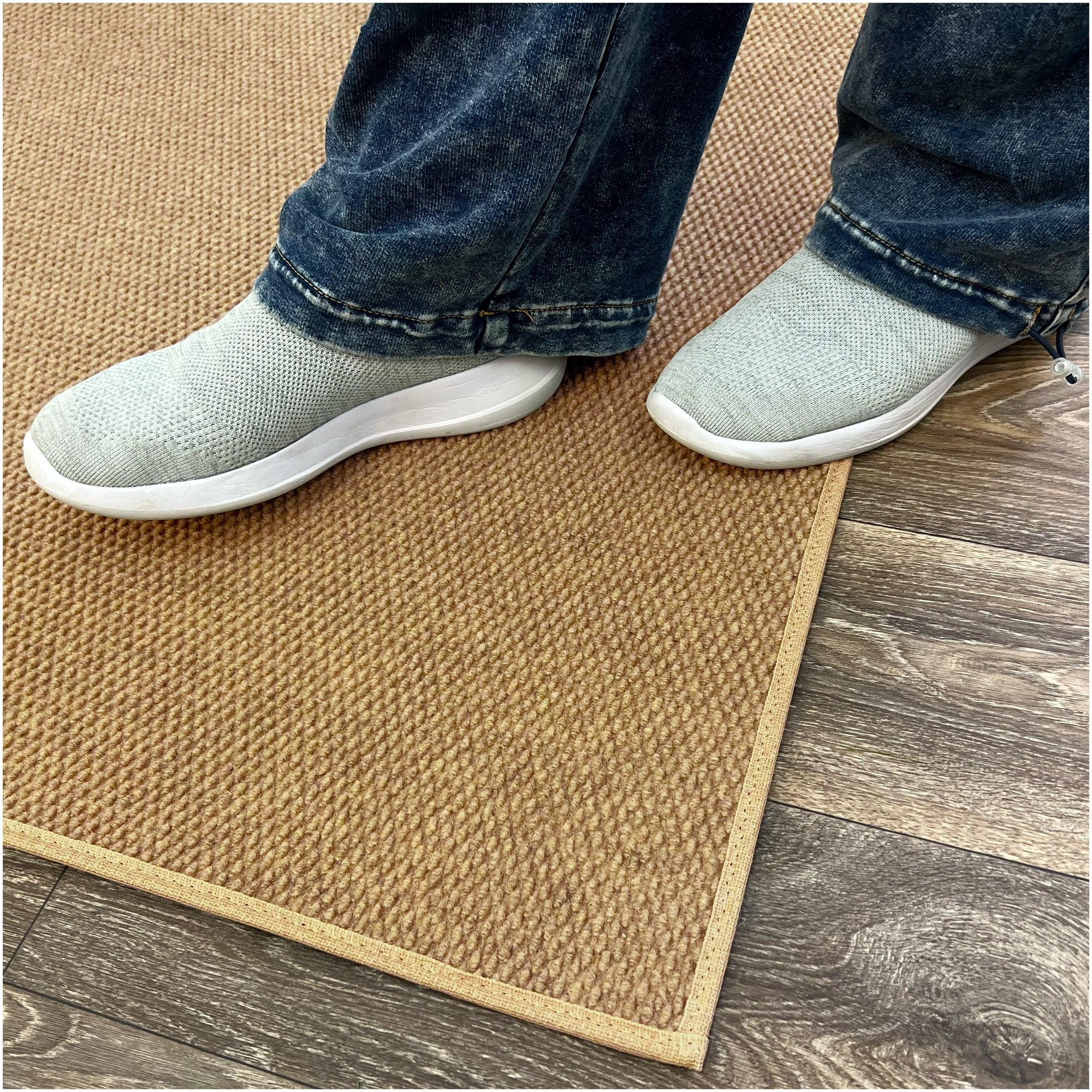 Koeckritz Rugs 4'x5' Soft Indoor/Outdoor Chestnut Bound Area Rug Lightweight, Easy to Clean & Move