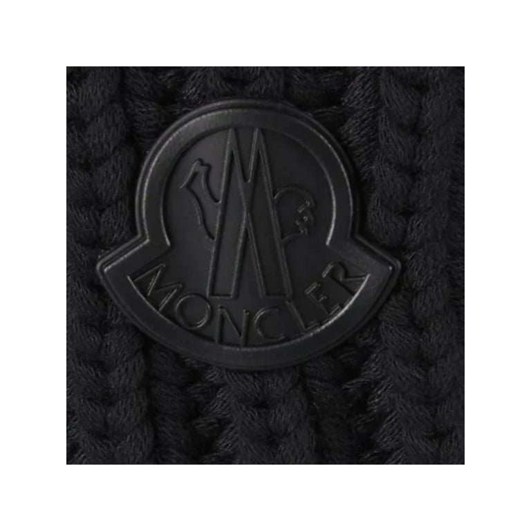 Moncler rubber badge hotsell
